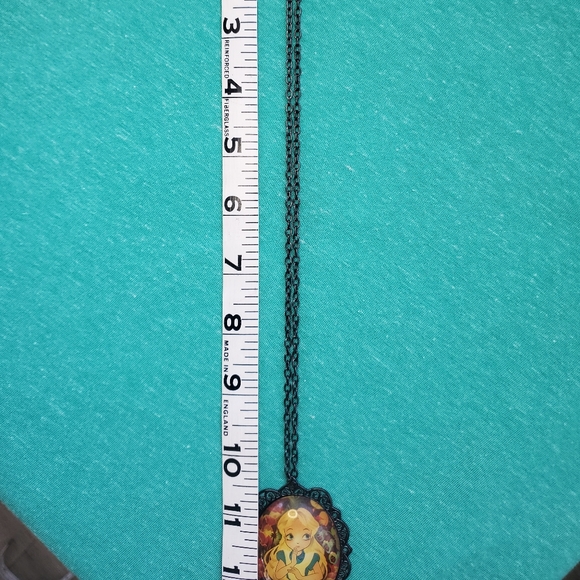 Disney: Alice necklace - Picture 4 of 7